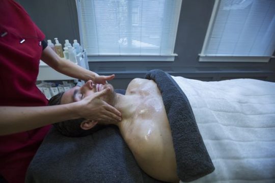 Massage Amstelveen - Lichaamsmassage Amstelveen - Schoonheidssalon Moments
